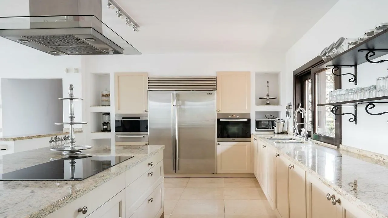 4Mill Euro 700M2 Newly Renovated Mansion With Huge Garden And Large Heated Pool Villa Benalmadena