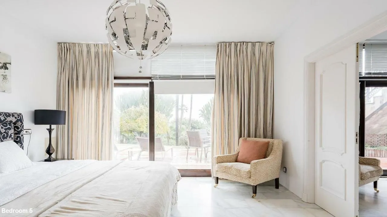 4Mill Euro 700M2 Newly Renovated Mansion With Huge Garden And Large Heated Pool Villa Benalmadena 0*,  Spain